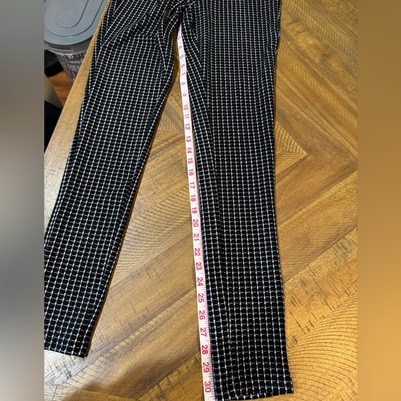 SHEIN Black and White Patterned Skinny Pants - Picture 7 of 10